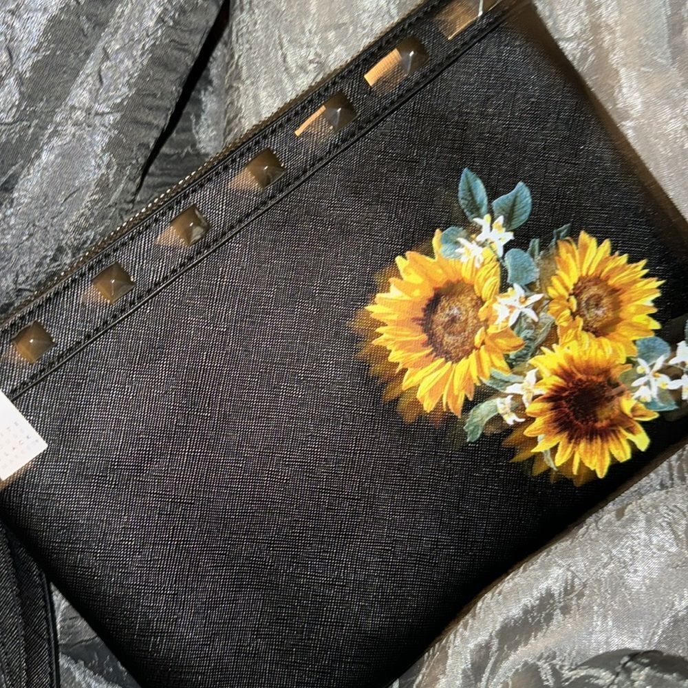 White House, Black market sunflower wristlet - Picture 2 of 5